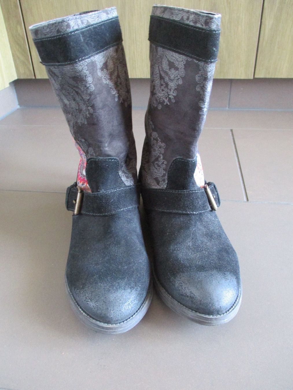 Desigual Damenschuhe: Desigual - Country Stiefel Gr. 39 – Gebraucht aus Jona von Loki40 2