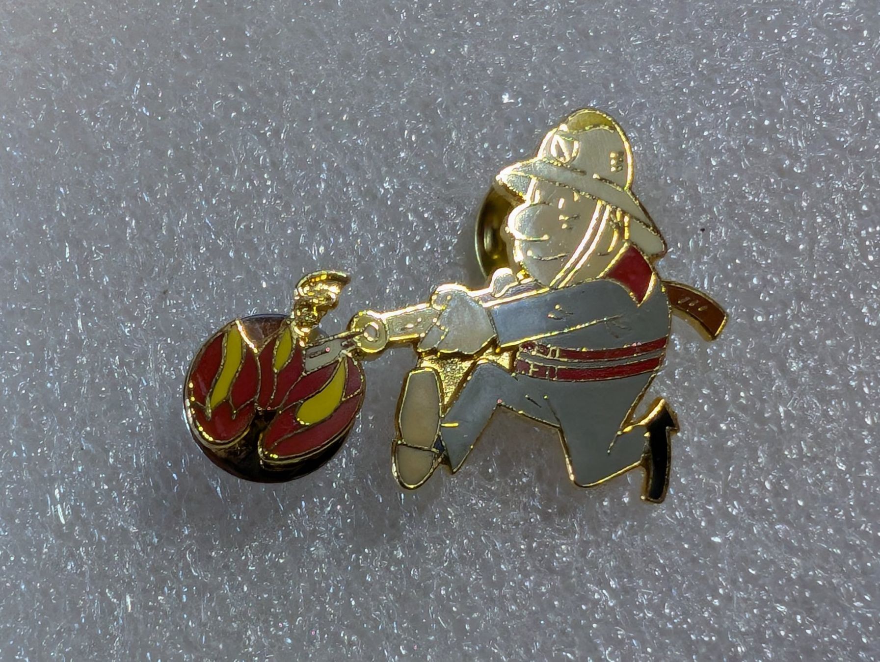 Plaketten & Abzeichen: Ansteckpin 249: Feuerwehr – Gebraucht aus Oppligen von Pin-Fall-Shop