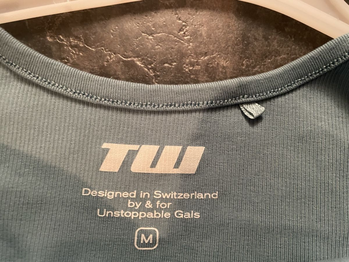 Tops: Top-Shirt – Gebraucht aus Mettmenstetten von sde_mnv2 3