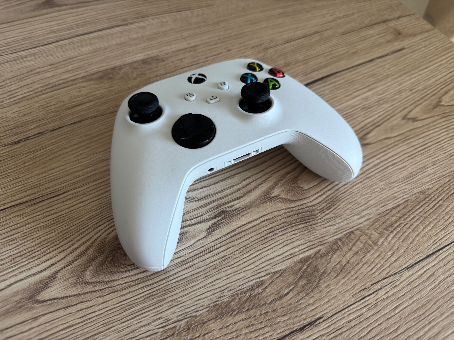 Microsoft Manettes: XBOX One Controller – Neuf (Voir description) à Aadorf par siggiesmallzz
