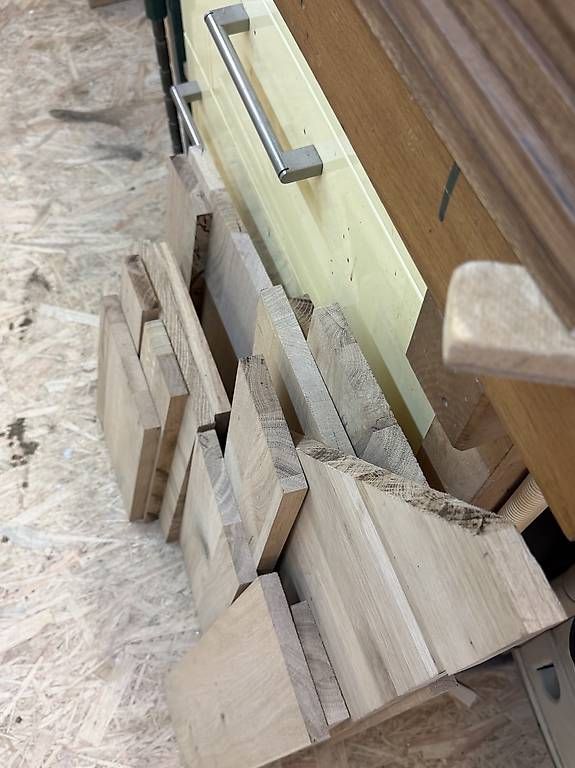 Holzartikel: Eiche Leimholz – Gebraucht aus gurzelen von ster402
