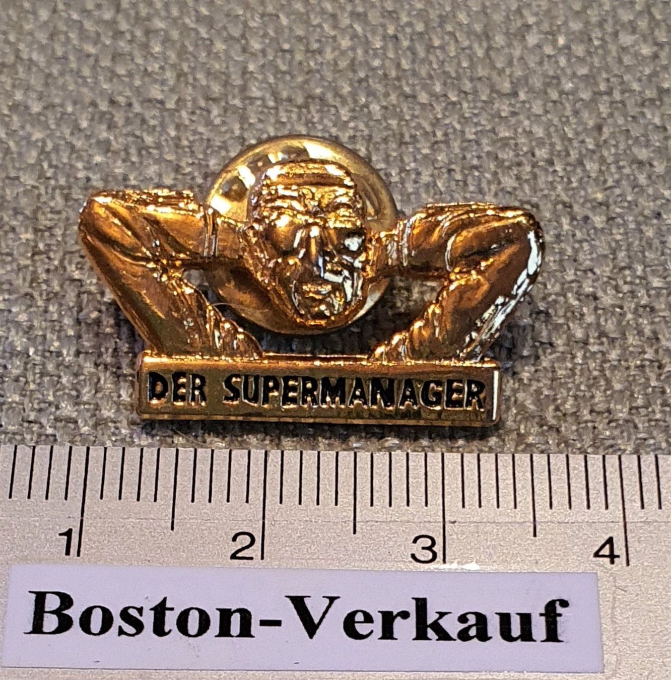 Plaketten & Abzeichen: A230 - Pin Gold Mensch Der Supermanager – Gebraucht aus Reinach BL von Boston-Verkauf 2
