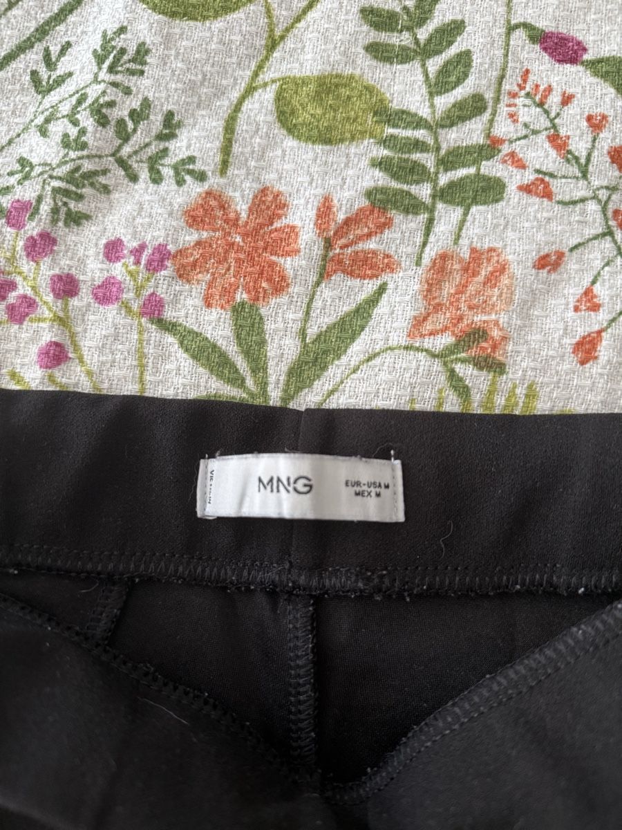 Mango Pantaloni: MNG Hose schwarz Grösse M – Usato da Winterthur venduto da ebos1 1