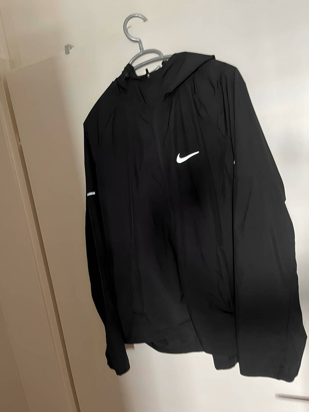 Nike Vestes: Veste a capuche Nike running – Neuf (Voir description) à Fribourg par mal_8zjh
