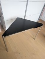 Tisch USM Haller Dreieck schwarz Metall Chrom 