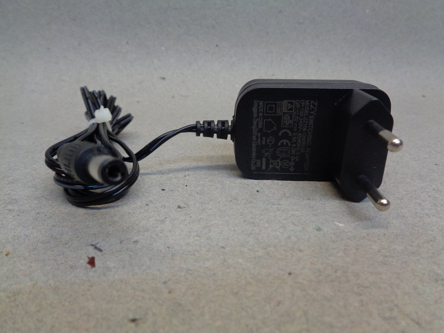 Caricatori & Batterie: Ladekabel / ZZY Switching / ZZY 06-120050-2E – Usato da Aarwangen venduto da SEC500