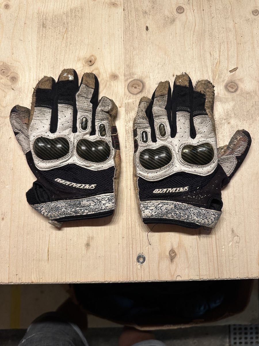 Altri accessori da uomo: Specialized Motorradhandschuhe Herren L Gebraucht – Usato da St. Gallenkappel venduto da mik_7tw2