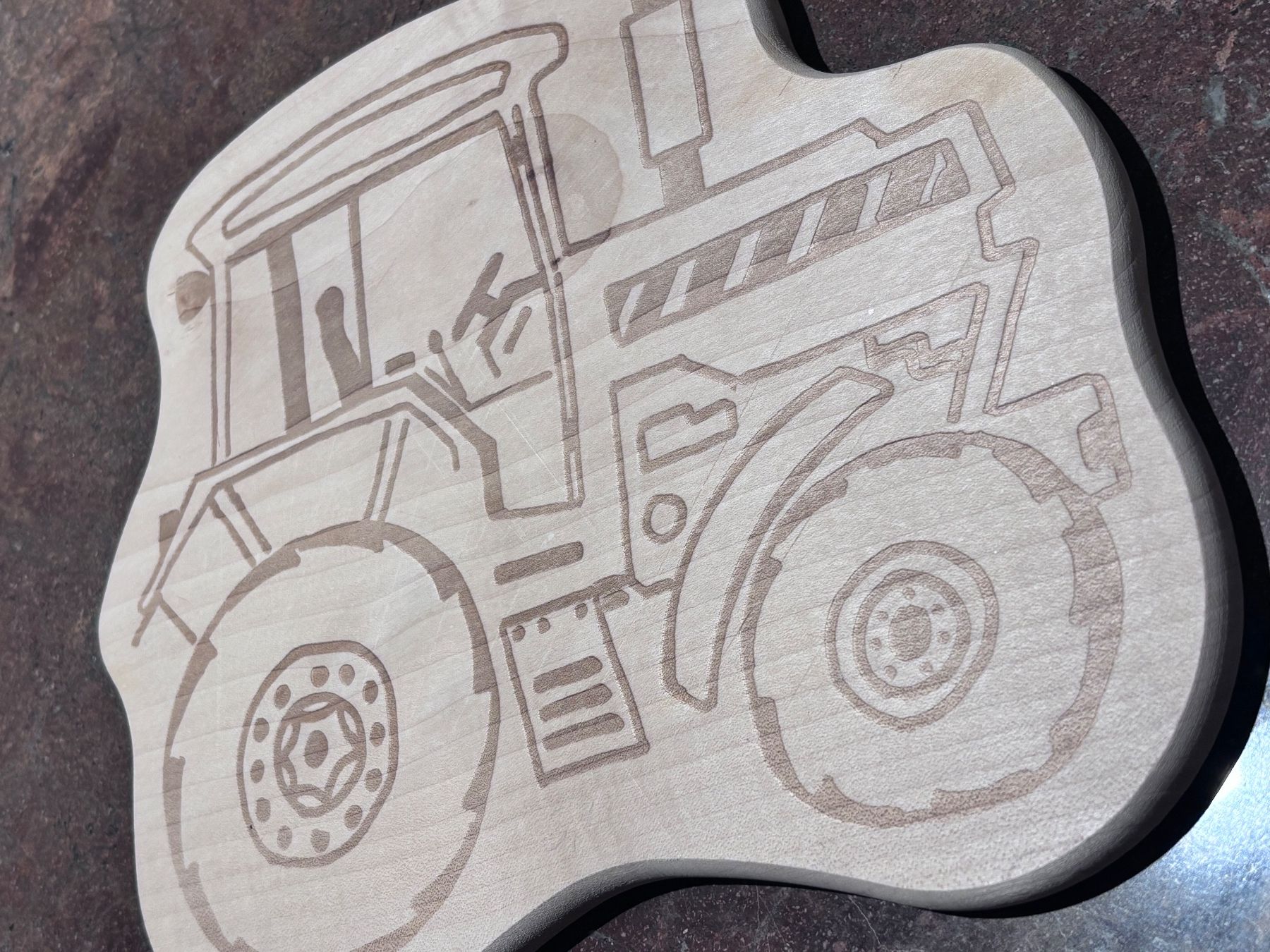 Elettrodomestici da cucina: Holz Traktor Schneidebrett – Usato da Zürich venduto da engebrunau 1