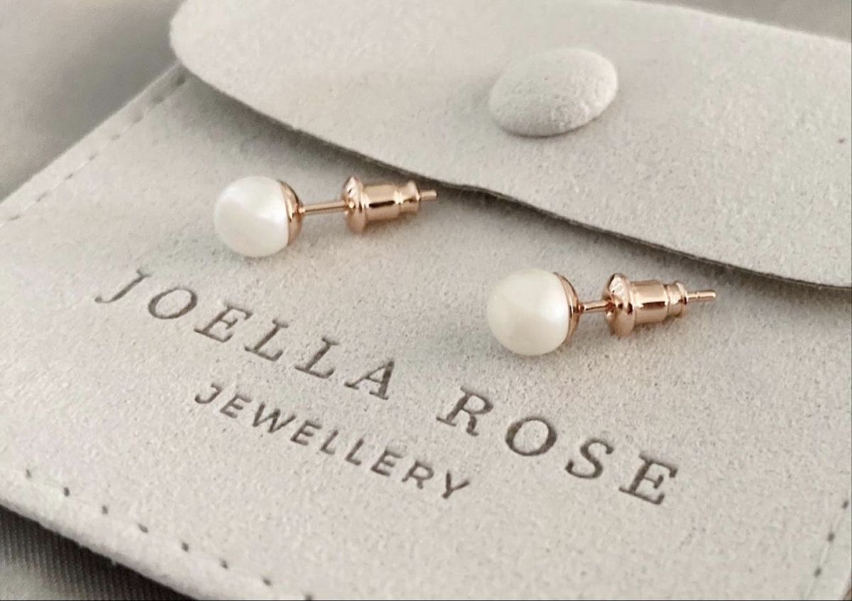 Ohrringe & -stecker: Kit orecchini di perle e collana – Neu und originalverpackt aus Winterthur von Je_hope 2