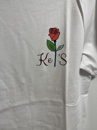 Weisses T-Shirt mit Rosenmotiv Gr.S