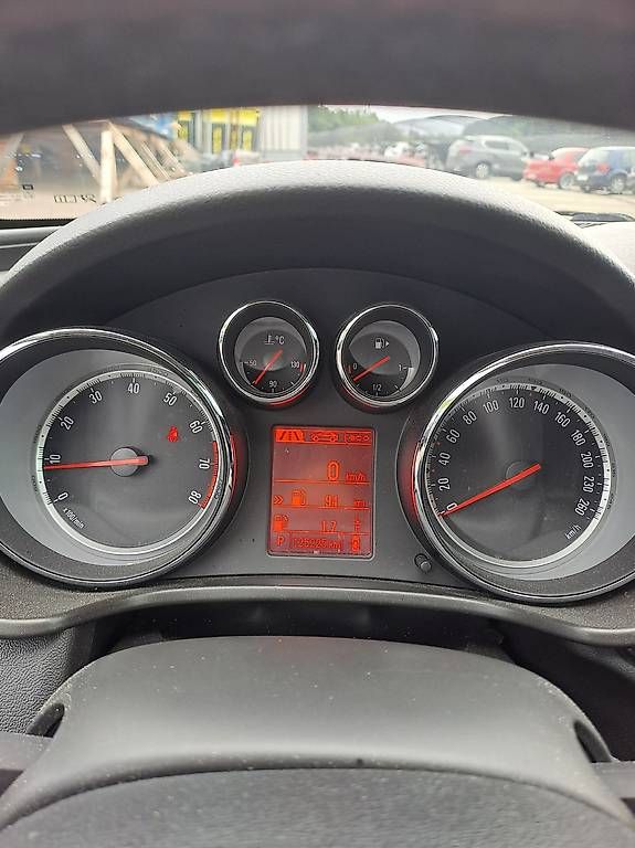 Automobili: Opel Insignia 2.0 T 4x4 Cosmo – Usato da Rorschach venduto da tre_r5sd 4