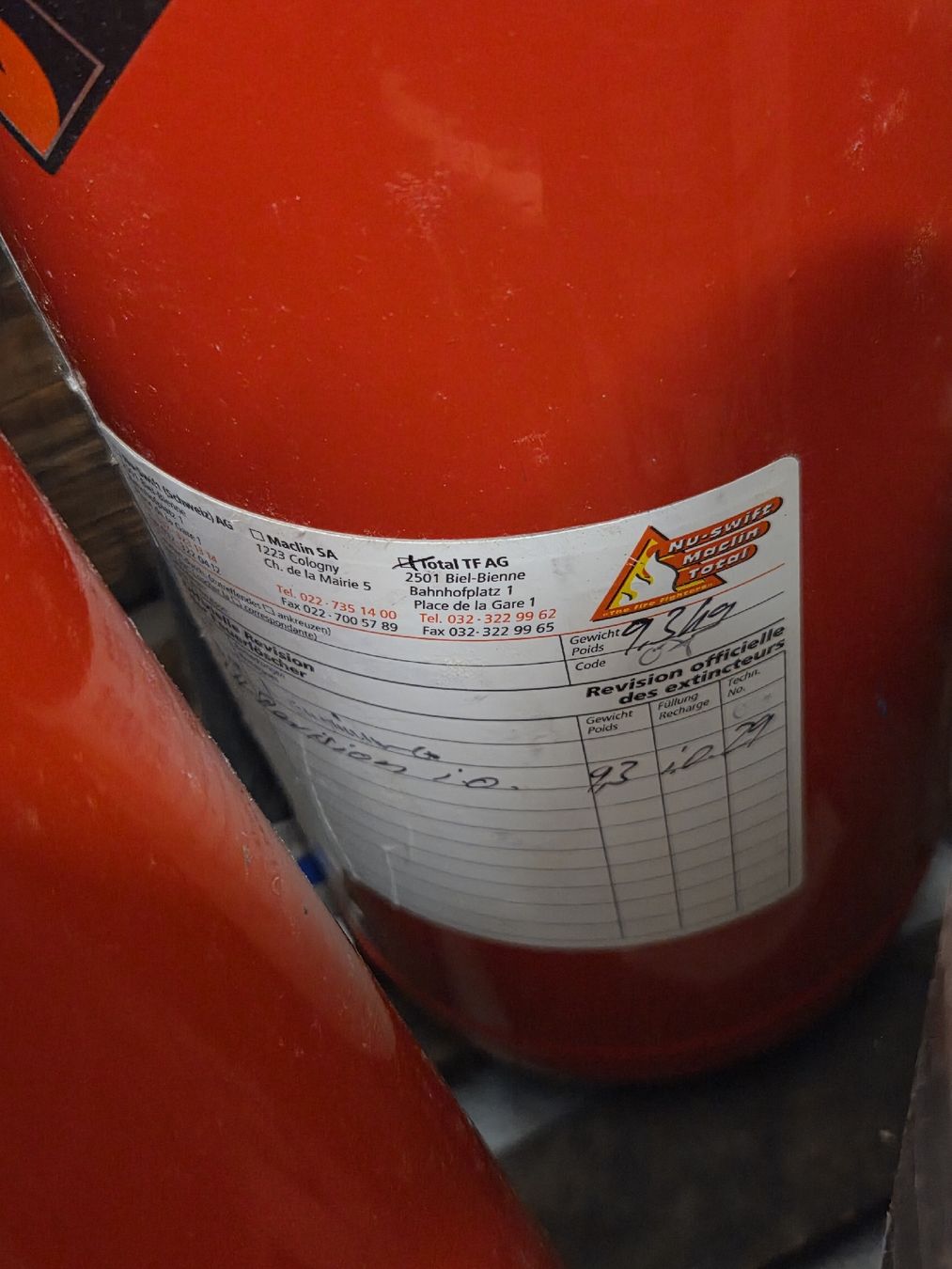Feuerlöscher: 3 Feuerloescher Nu-Swift Maclin – Gebraucht aus Glattfelden von nic_kz6f 3