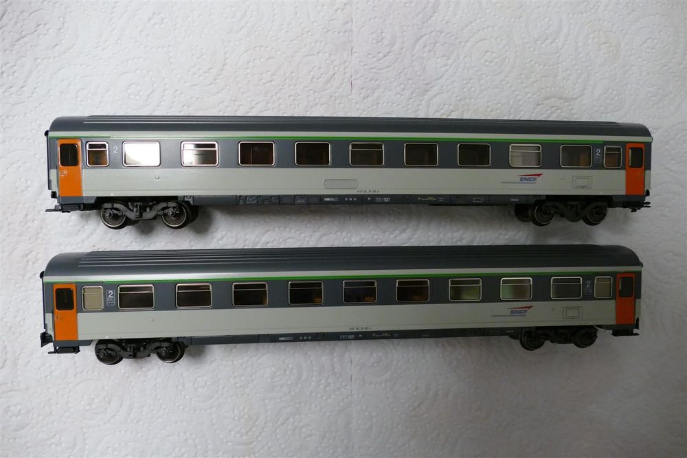 Wagon SNCF Grandes Lignes Eurofima 2ème Classe - Modèle Réduit Lima HO 1/87, Couleur Orange, Occasion