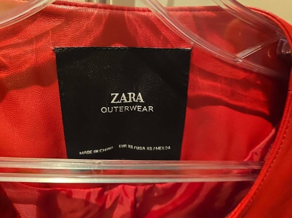 Giacche: ZARA rote Kunstlederjacke – Usato da Wallisellen venduto da led_dk26 1