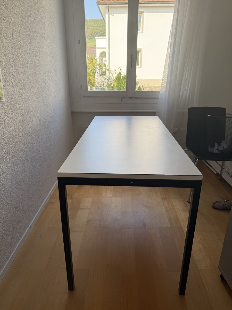 Schreibtische: Schöner Arbeitstisch  – Gebraucht aus Wettingen von gio_d29c 2