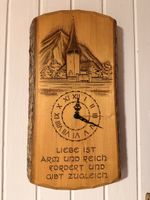 Holzuhr Heinz Schild Holzbildhauerei Brienzwiler