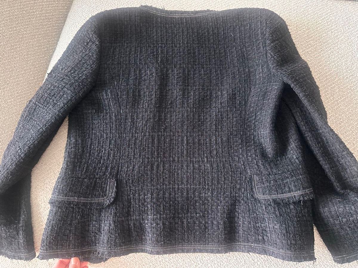 Chanel Giacche: Chanel little black jacket xs – Usato da Zürich venduto da Ele_fashionista 6