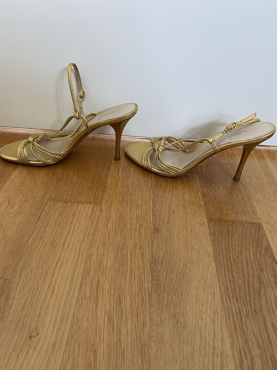Damenschuhe: Schuhe gr 37 – Gebraucht aus Adliswil von Jenhrt 1
