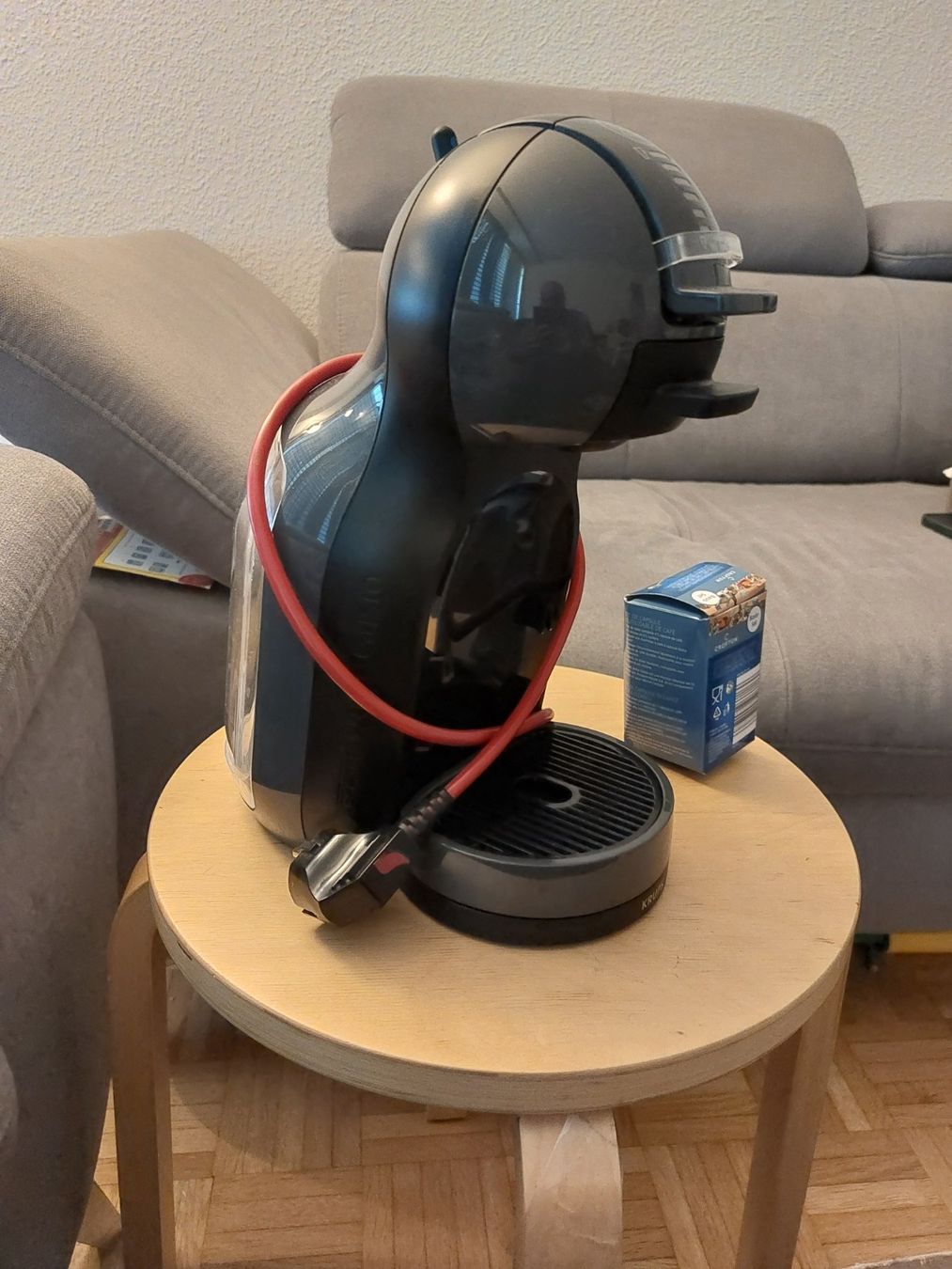 Nescafé Kaffeemaschinen & Espressomaschinen: Nescafe Dolce Gusto kaffeemaschine – Gebraucht aus Allschwil von akbarfarshori 1
