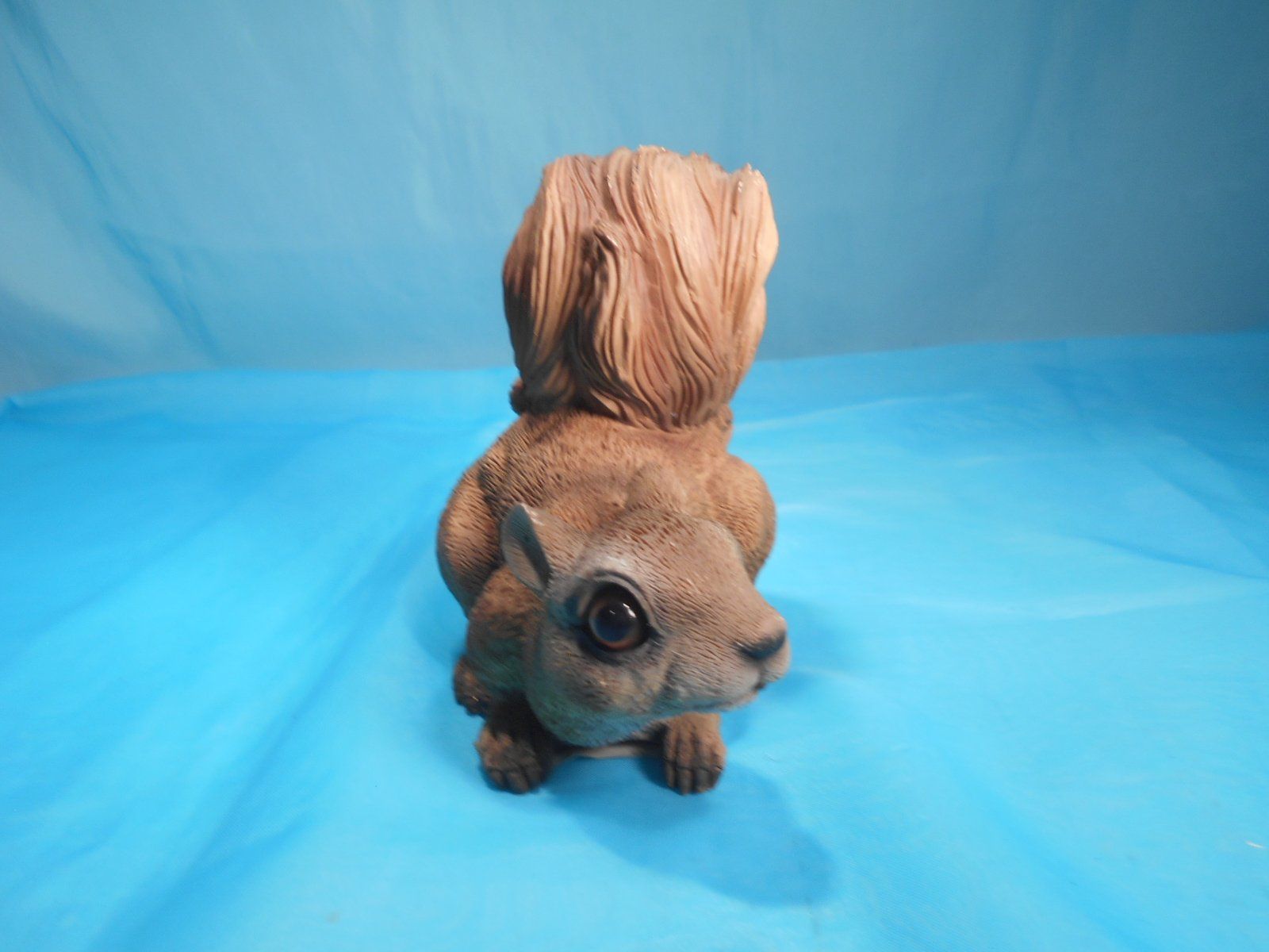 Statuette: Eichhörnchen, Kunstharz, Heissner, L: 14cm – Nuovo (secondo la descrizione) da Bellach venduto da JingleCherry 1