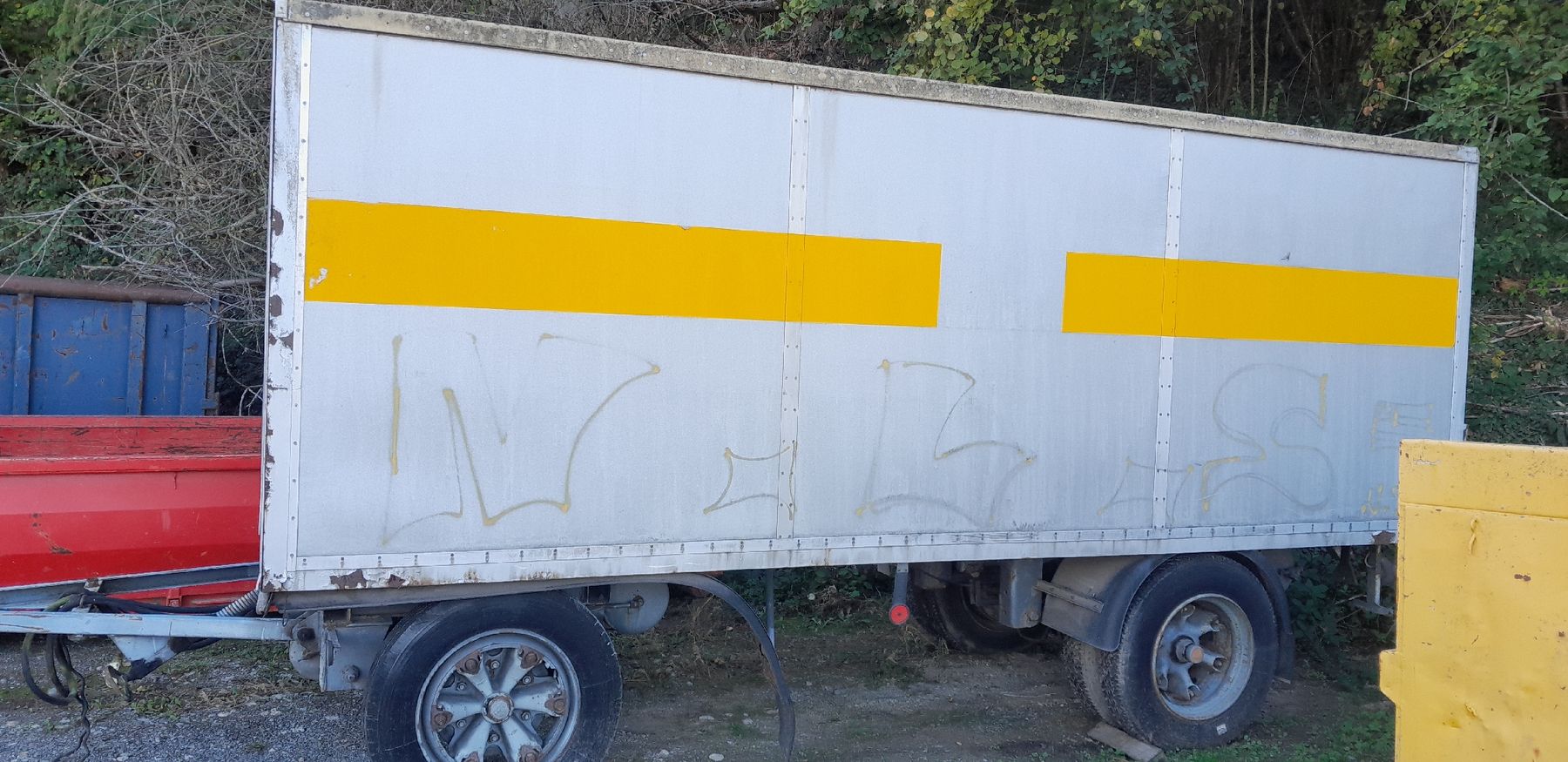 Anhänger: anhänger  / Material lager   – Gebraucht aus Künten von mae_8zrs