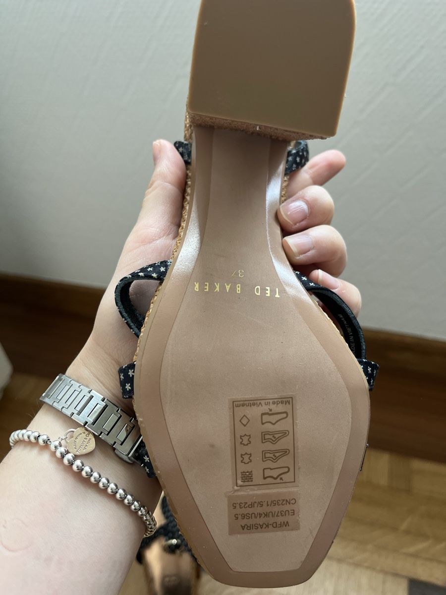 Ted Baker Scarpe da donna: Neue Ted Baker Sandalen – Nuovo e nell'imballaggio originale da Zug venduto da Se_wb5d 2