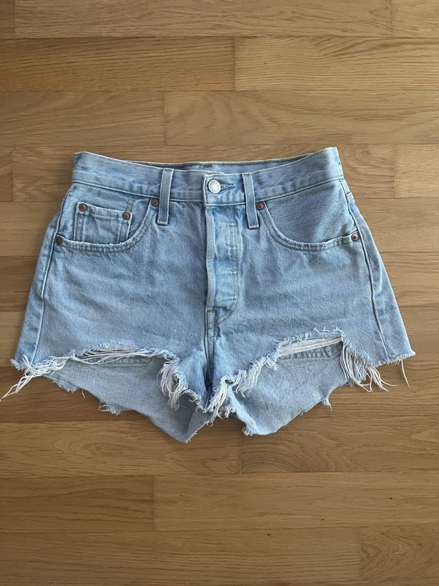 Levi's Pantalons: Levi's 501 Shorts hellblau W25 – D'occasion à Frauenfeld par heyLani