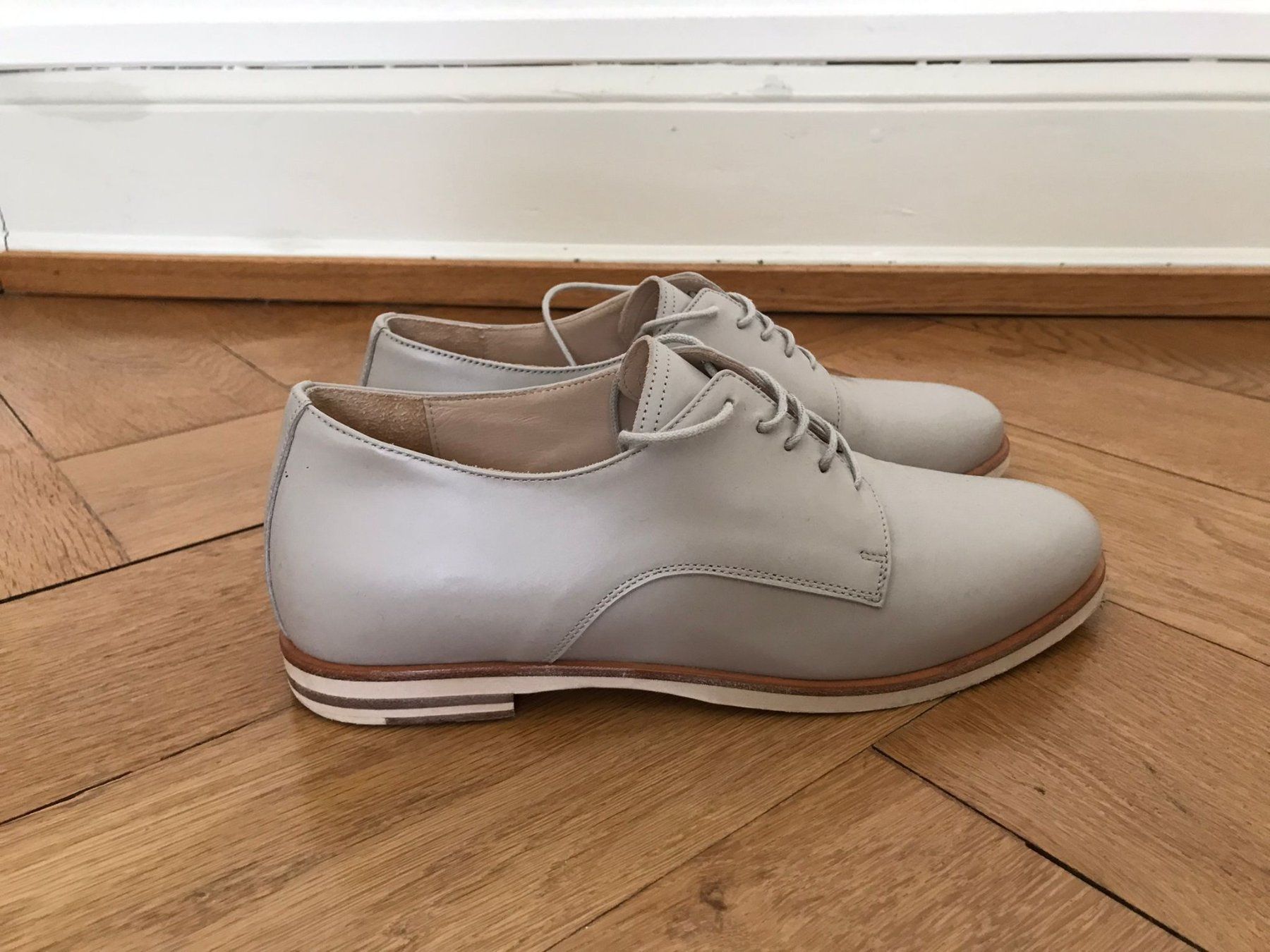 Navyboot Scarpe da donna: NAVYBOOT Glattleder Schnürschuhe – Usato da Leuk Stadt venduto da Tschoo0 1