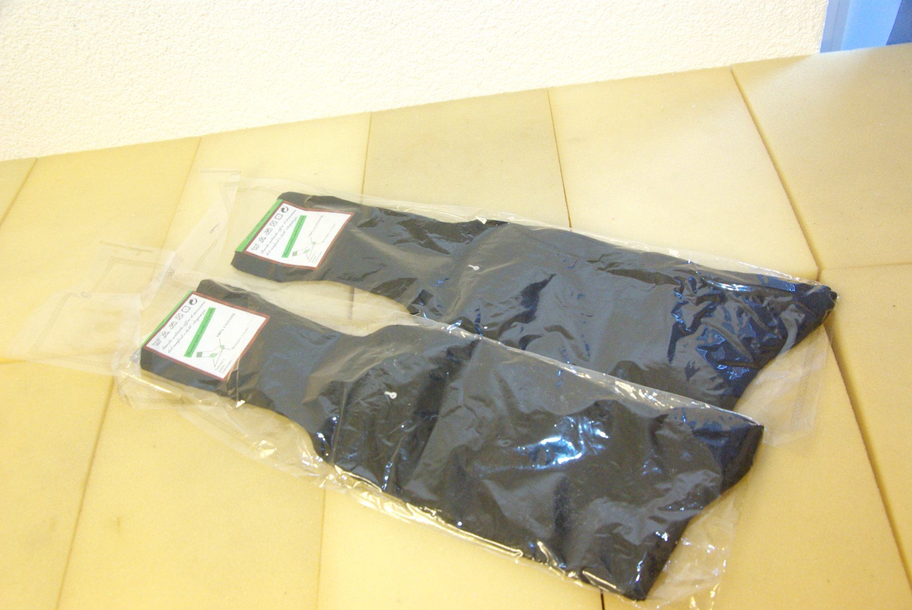 Socken: 2 Paar Socken Gr. 35-38 - schwarz – Neu und originalverpackt aus Herisau von Cevianer1844