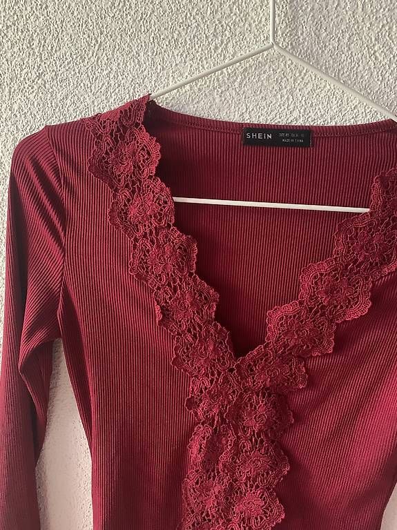 Top: Roter Body mit Spitzen – Usato da Wahlen b. Laufen venduto da Jeanine_T 1