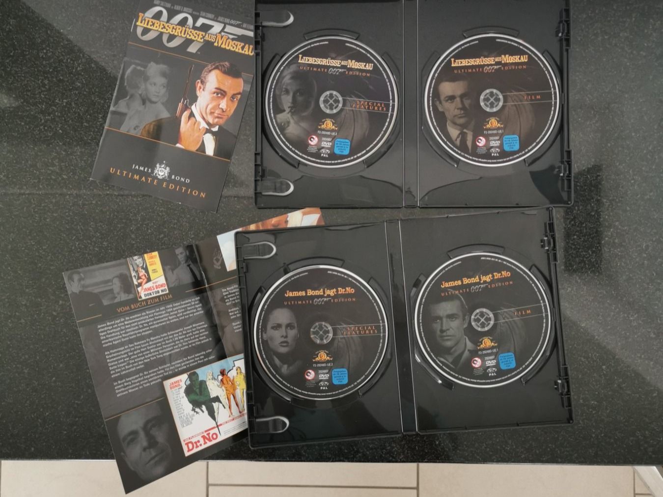 Alle DVDs: James Bond 007 Ultimate DVD Collector's Box – Gebraucht aus St.Gallen von  6