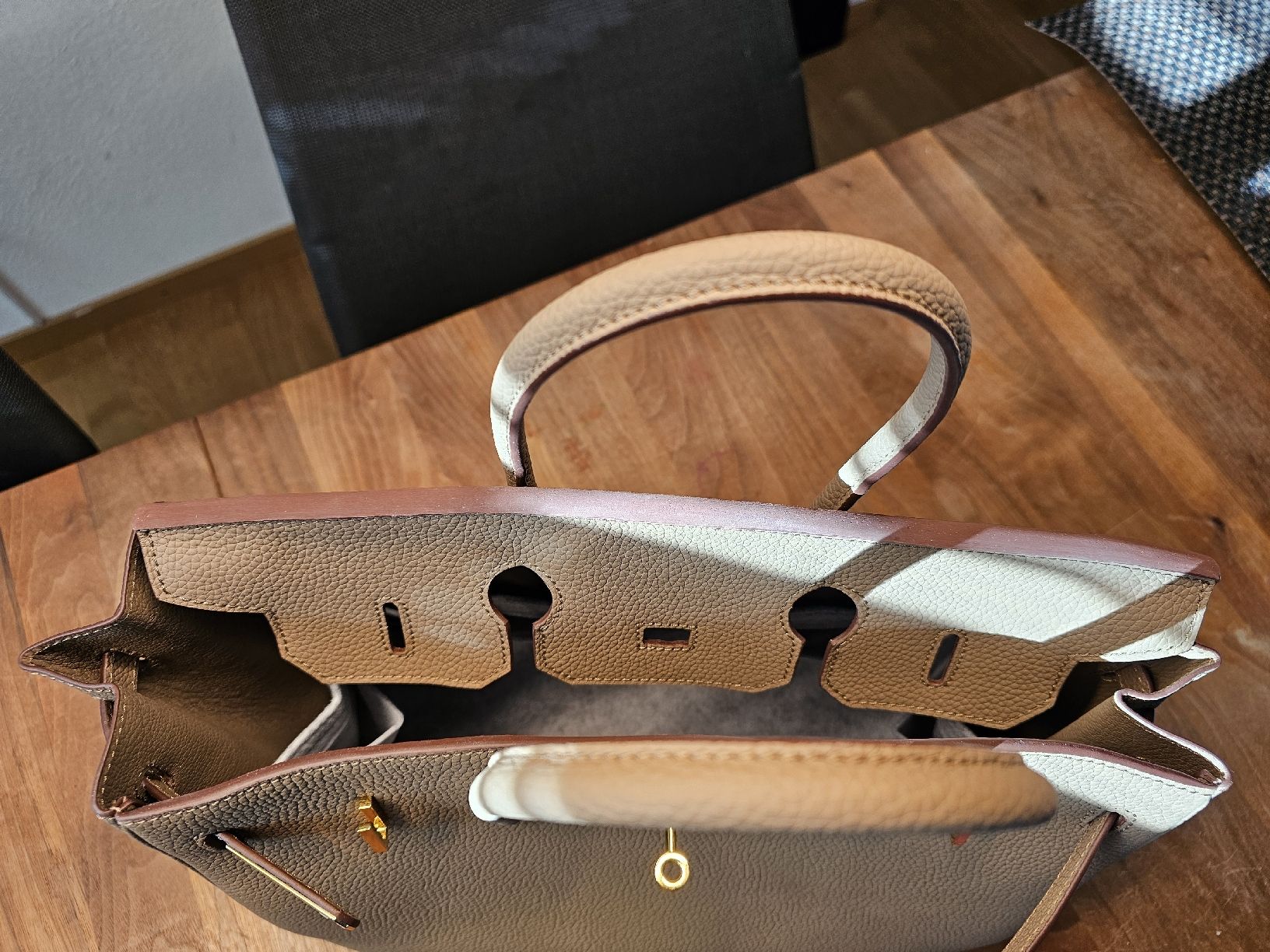 Taschen: Ledertasche 35cm – Neu (gemäss Beschreibung) aus Oberwil BL von 007re 9