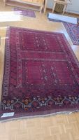 Orientteppich mit klassischem geometrischem Muster in Rot