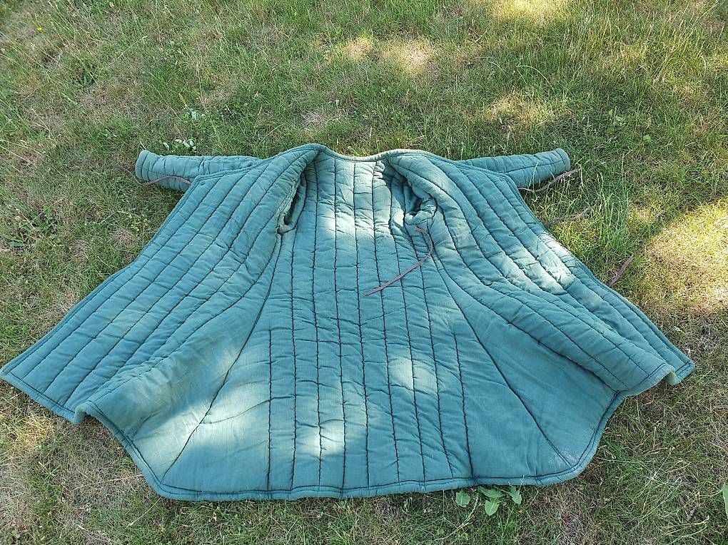 Kostüme: Gambeson – Gebraucht aus Worb von Kalkrohr 2