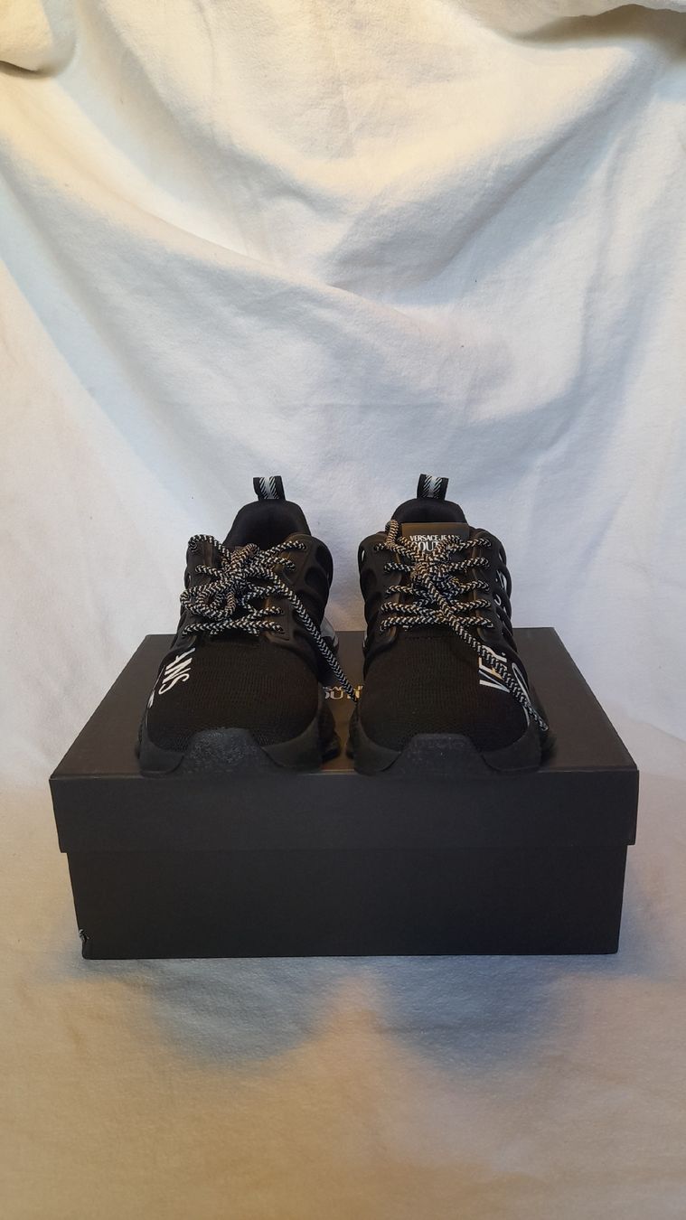 Versace Scarpe da uomo: Baskets Versace Jeans Couture noires, taille 41, neuves – Nuovo e nell'imballaggio originale da st.gallen venduto da The_Rag_Picker. 5