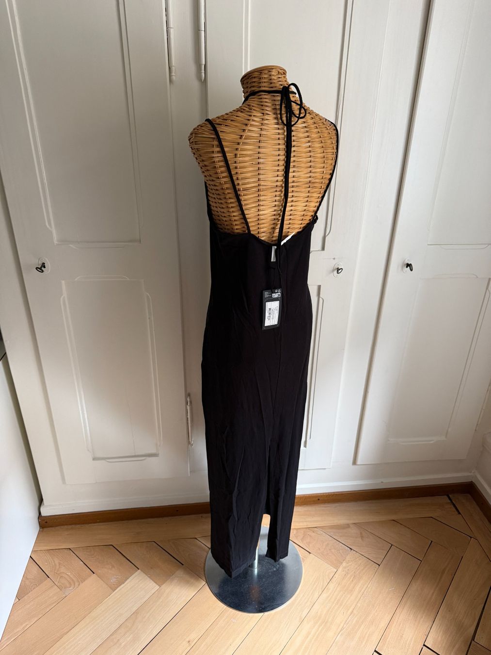Weekday Vestiti: WEEKDAY - Neck Kleid schwarz M (NEU) – Nuovo e nell'imballaggio originale da Zürich venduto da Diazaio 2