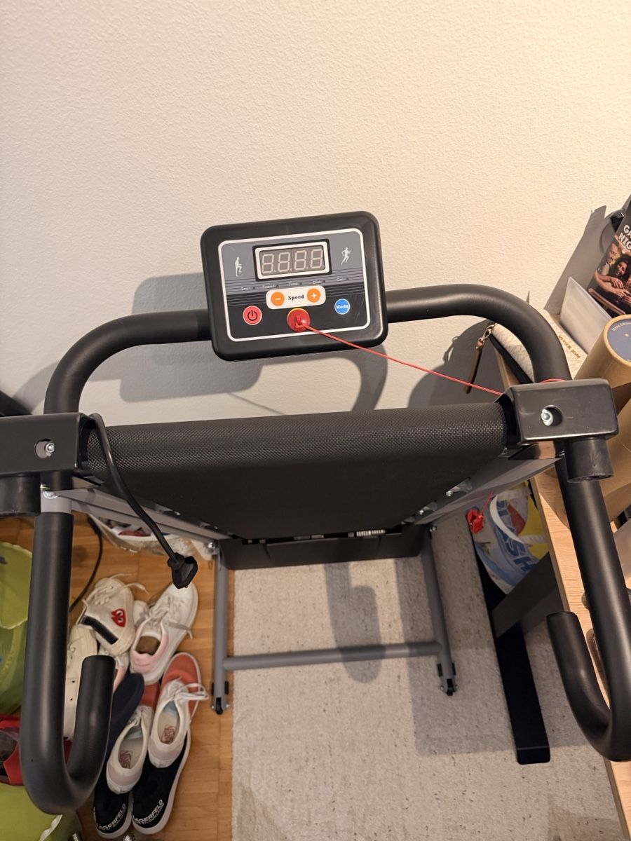Gonser Hometrainer: Laufband DYNAMIC Heimtrainer mit Display wenig benutzt – Usato da Zürich venduto da Vanilglace 1