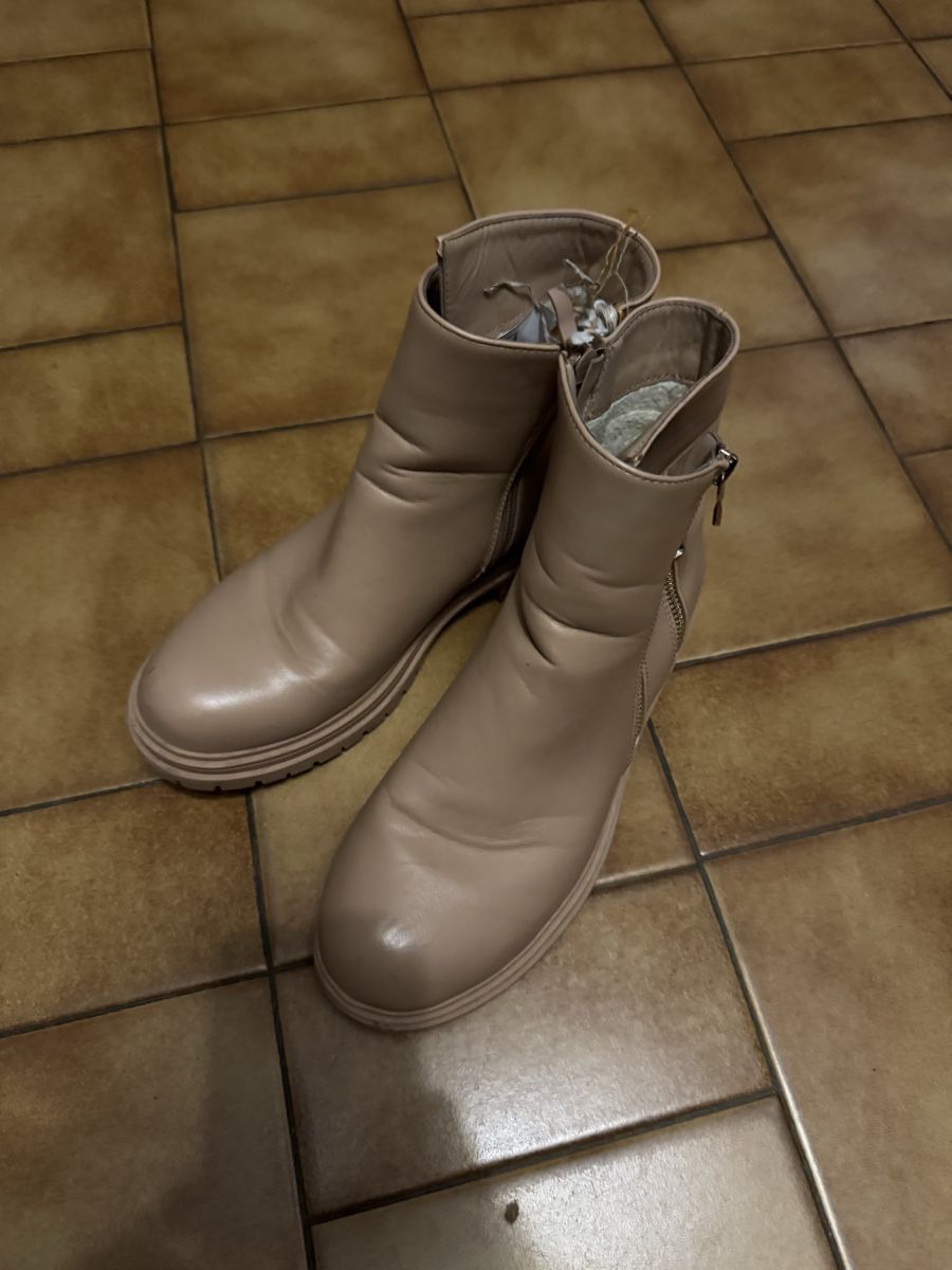 Scarpe da donna: Bottines chics taille 40, couleur beige marina – Usato da Veyrier venduto da kimedovapa