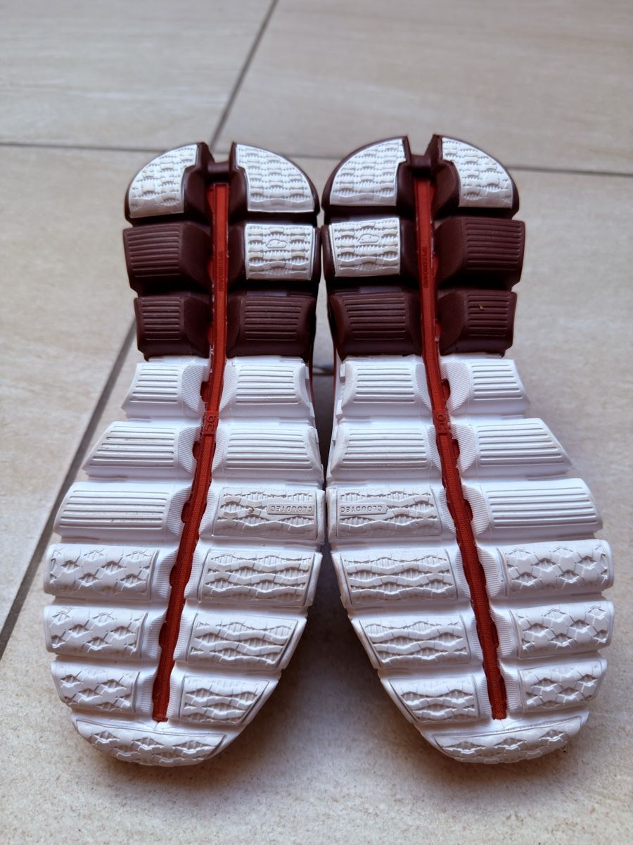 On Damenschuhe: On Cloudflow Laufschuhe Damen Grösse 37 Tokyo – Gebraucht aus Boningen von Tannsebaum 6