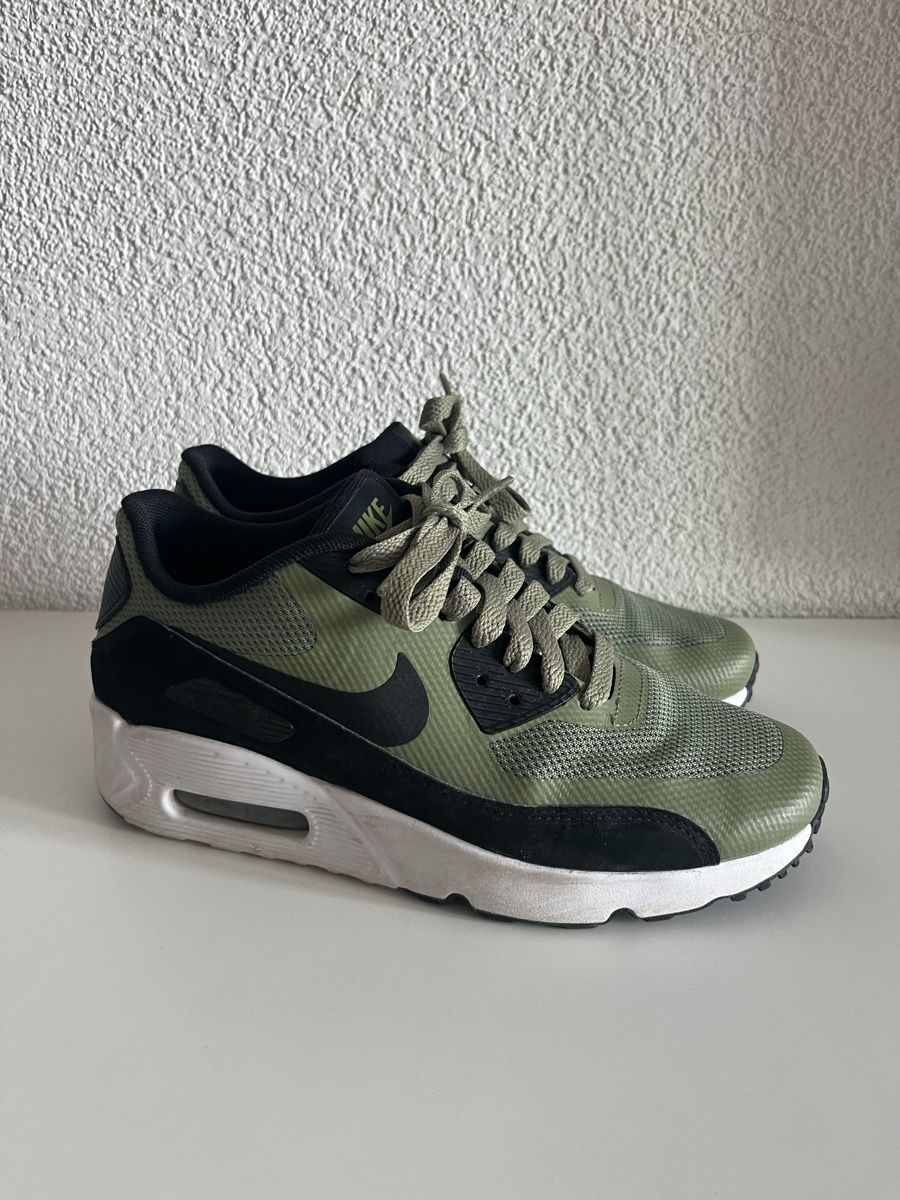 Nike Damenschuhe: Nike Air Max 90 Sneaker Grösse 36 – Gebraucht aus Frauenfeld von heyLani
