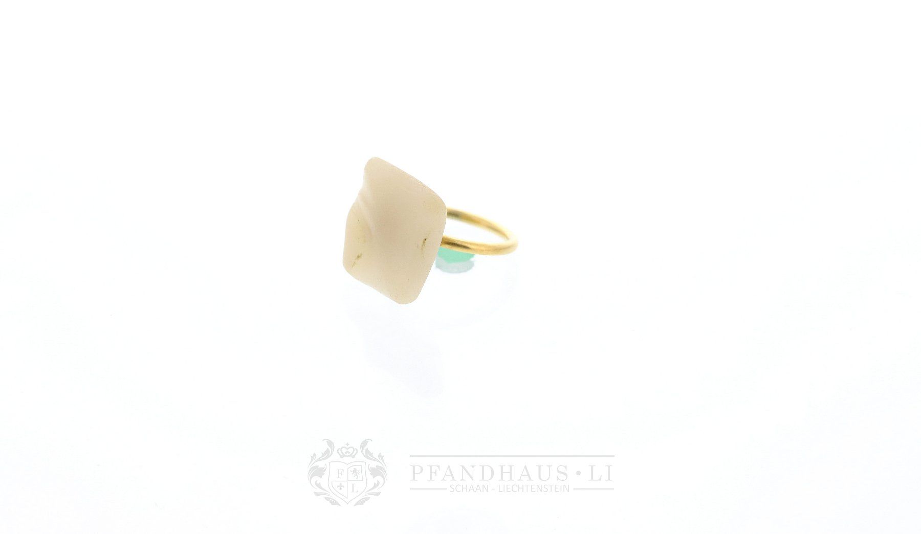 Anelli: EIGENWILLIGER RING AUS 18K GOLD MIT GROSSEM STEIN – Usato da Schaan venduto da Pfandhaus-LI 2