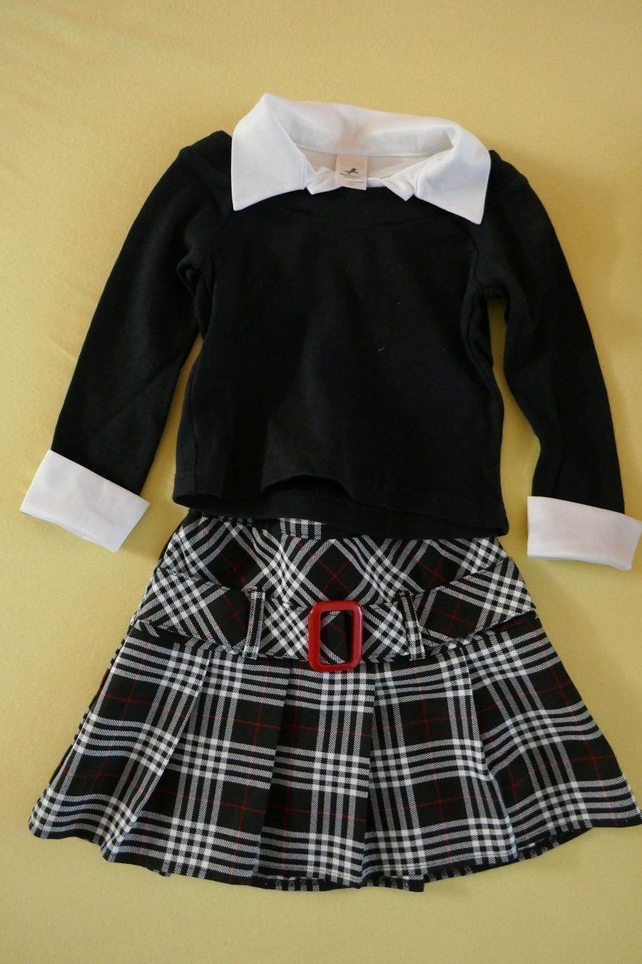 Lotti & Set di vestiti: Neuwertig: Elegantes Ensemble, Gr. 104 – Nuovo (secondo la descrizione) da Horgen venduto da Feli39
