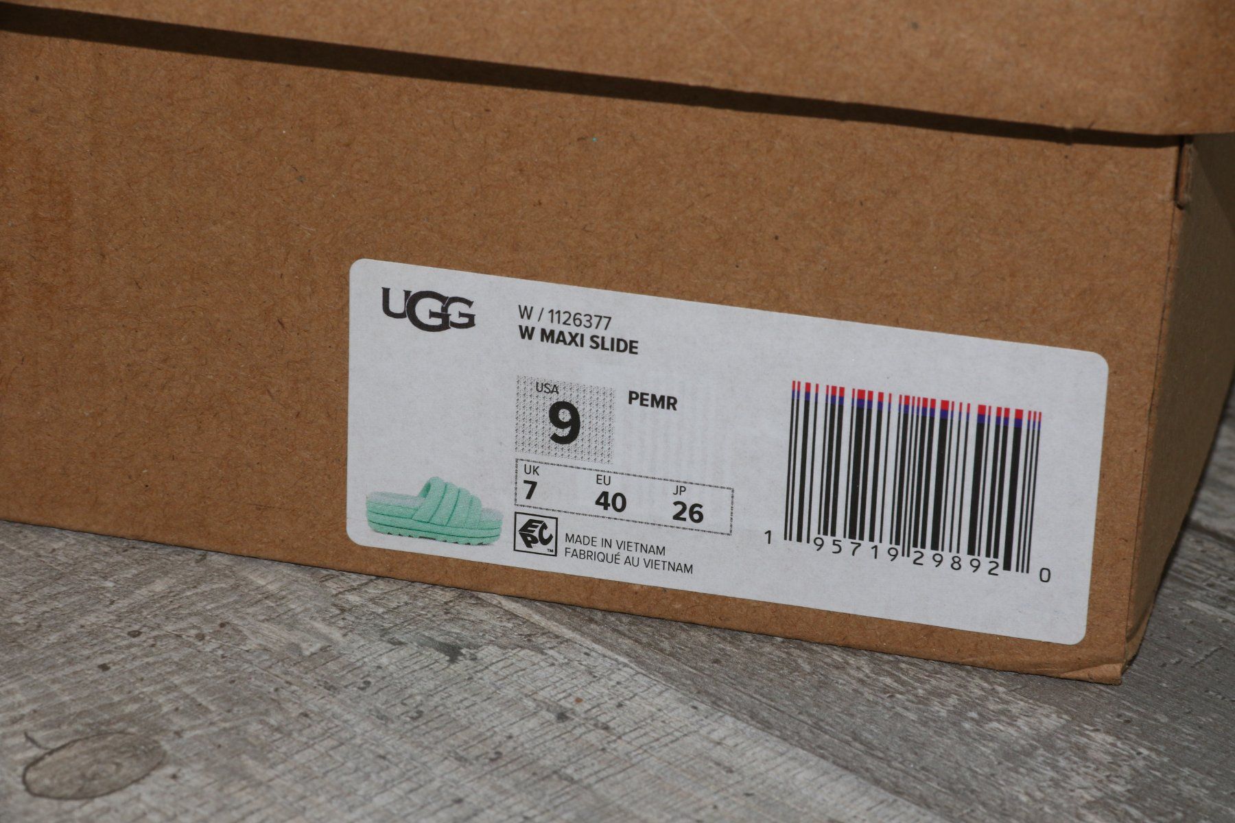 Ugg Damenschuhe: MEGA stylische & bequeme Schuhe von UGG Gr.40 – Neu und originalverpackt aus Oberwil-Lieli von Svetlana28 8