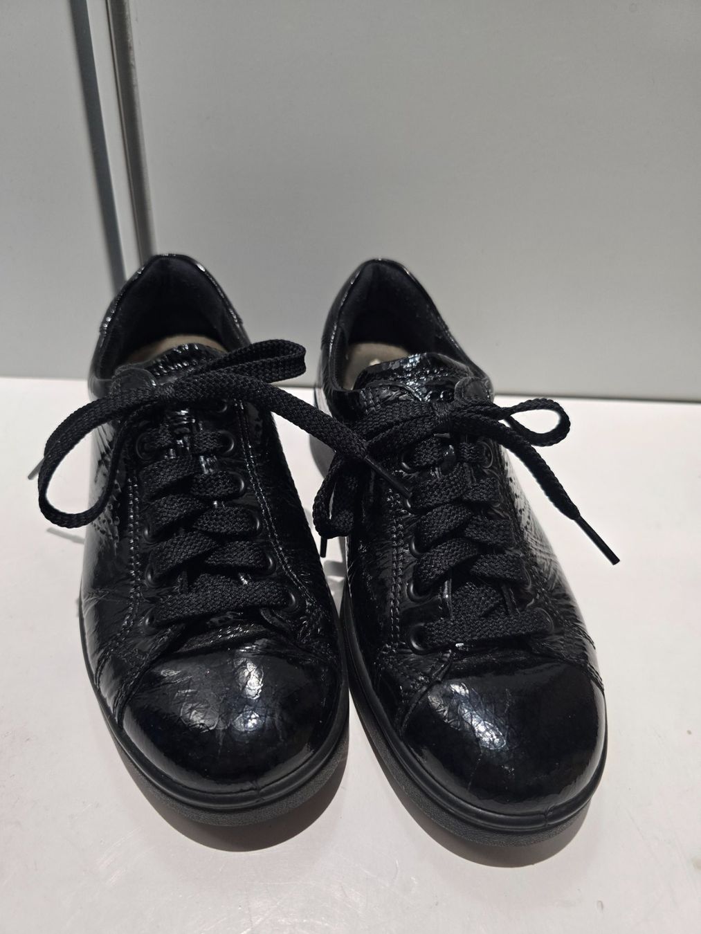Gabor Scarpe da donna: Gabor Damen Sneaker Schwarz Knautschlack Gr. 35 – Usato da Zofingen venduto da Loop_ReSale 4