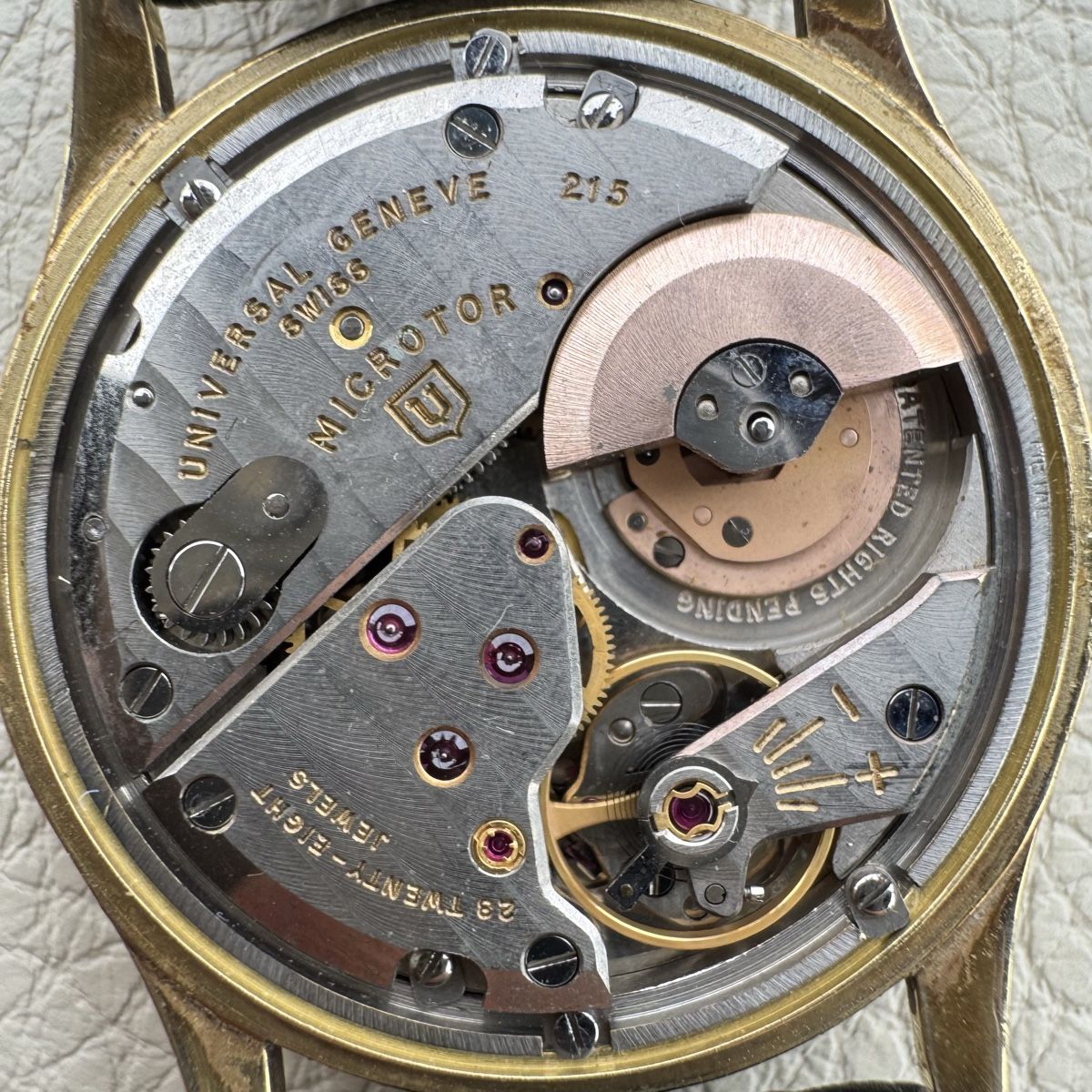 Universal Genève Orologi: Universal Geneve Microrotor 18K Gold – Usato da Zürich venduto da Chamanit2024 5