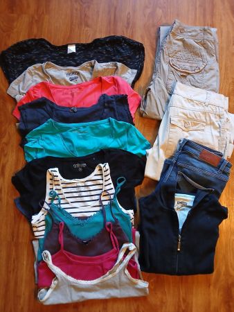 Damen Kleider Packet  Hosen, T-Shirts und Tops Gr. 36