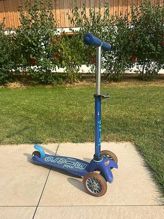 Kickboard: Micro Mini Deluxe Scooter  Blau – Usato da Berikon venduto da Roger8965