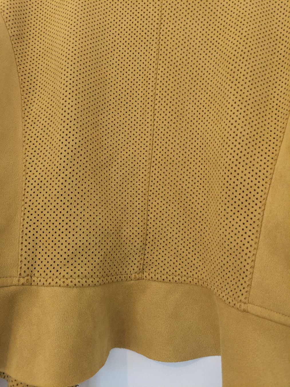 Vestes: suede jacket, M size – Neuf (Voir description) à Genève par Valentyna_ann 2