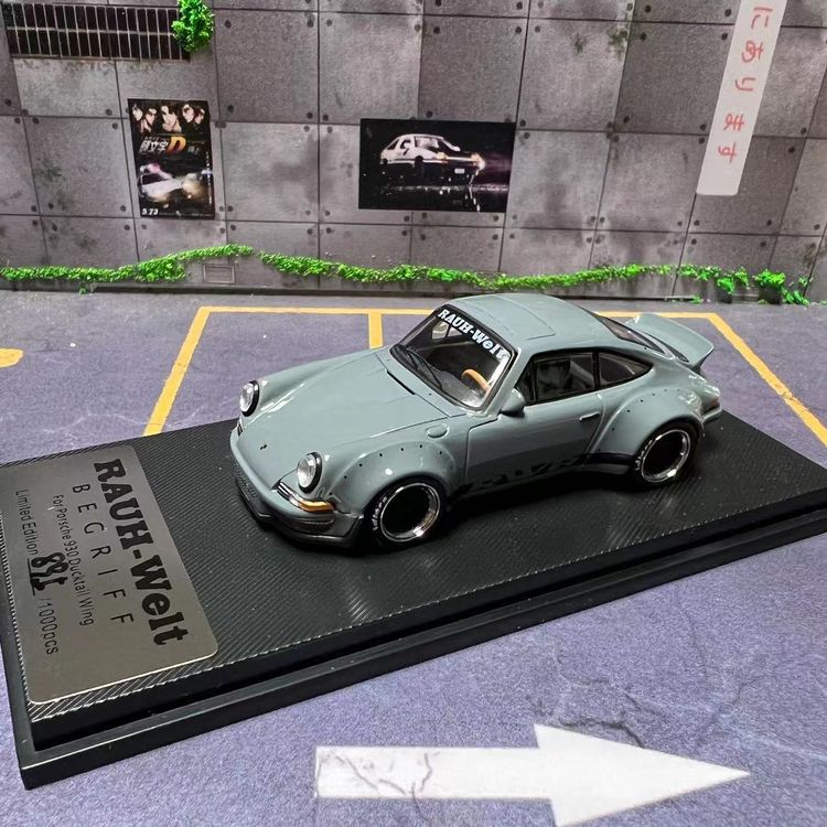 Voiture Miniature Porsche RWB 930 - Échelle 1:64, Couleur Chrome Gris Armé, Neuf