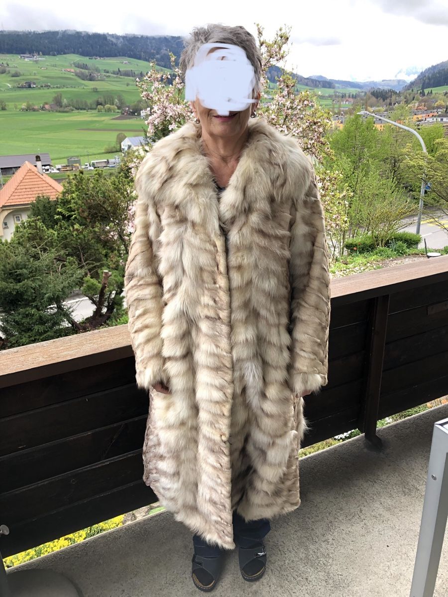 Mäntel: Exklusiver Pelzmantel Blaufuchs – Gebraucht aus Konolfingen von UrsG57